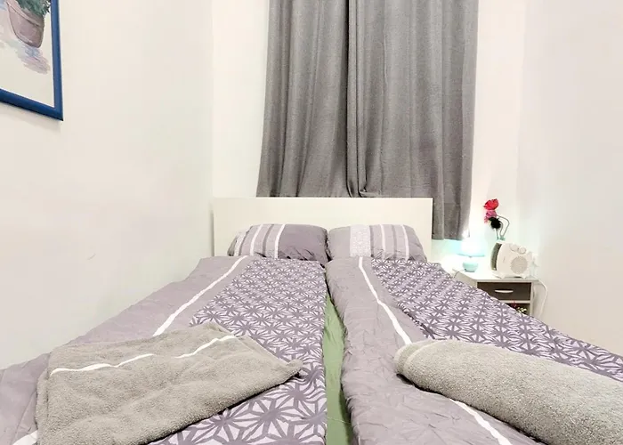 Comfortable In Lugner Area Homestay szállás Bécs